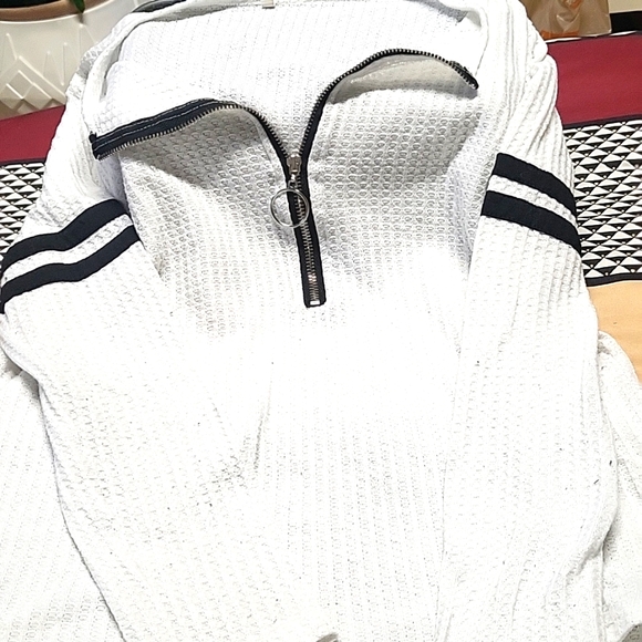 ***5/$20***Long sleeve shirt by temu - Picture 1 of 4